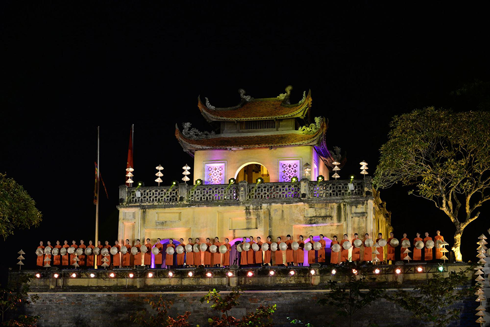 Admire the architectures of the Old Imperial Citadel